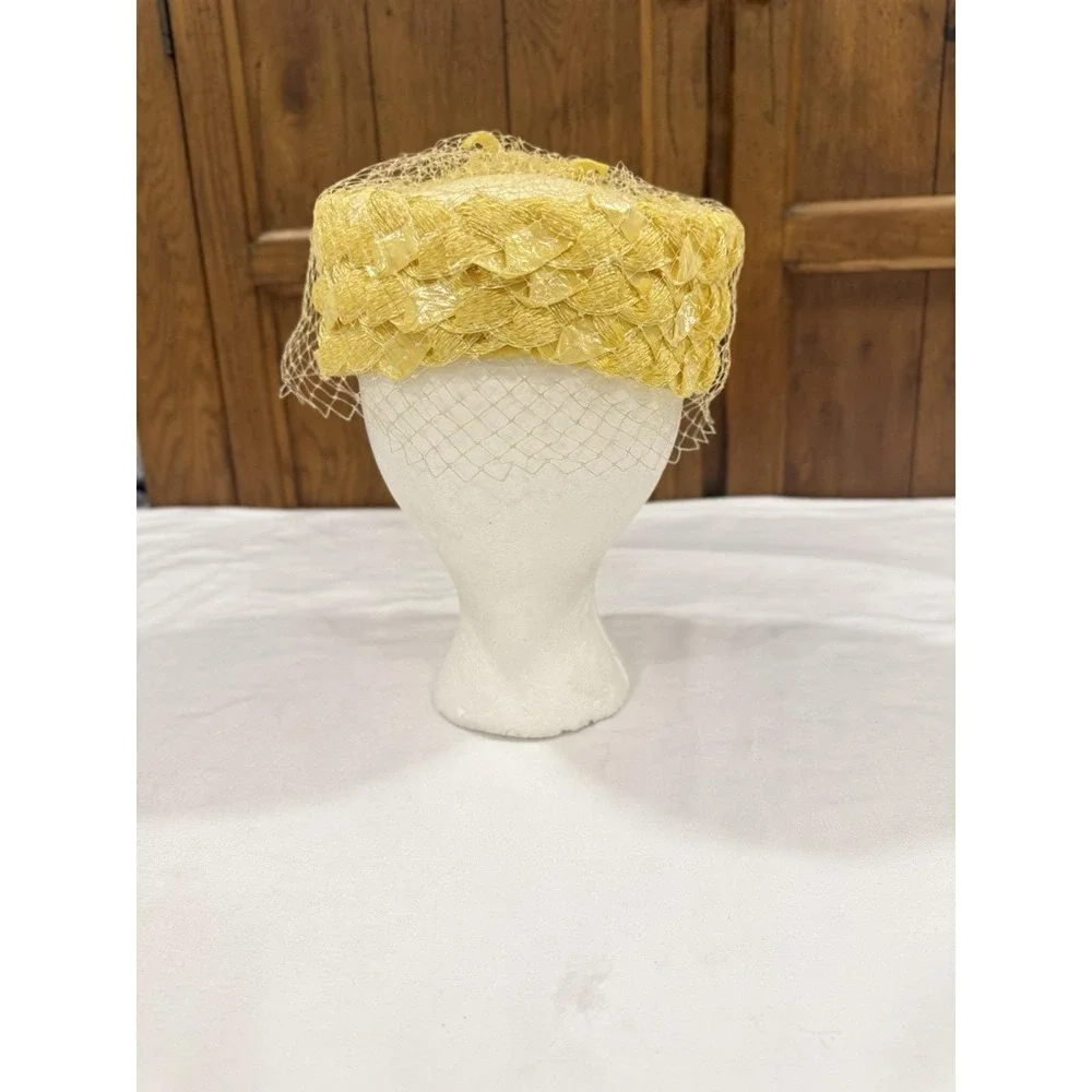 Vintage 1950s Yellow Woven Pillbox Hat With  Birdcage Net Veil
